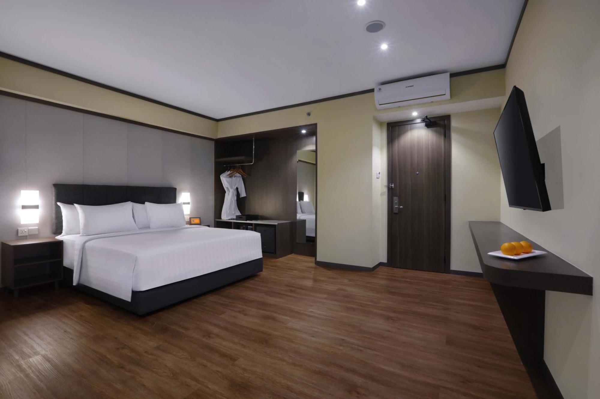 Harper Premier Nagoya Batam Hotel Exterior photo