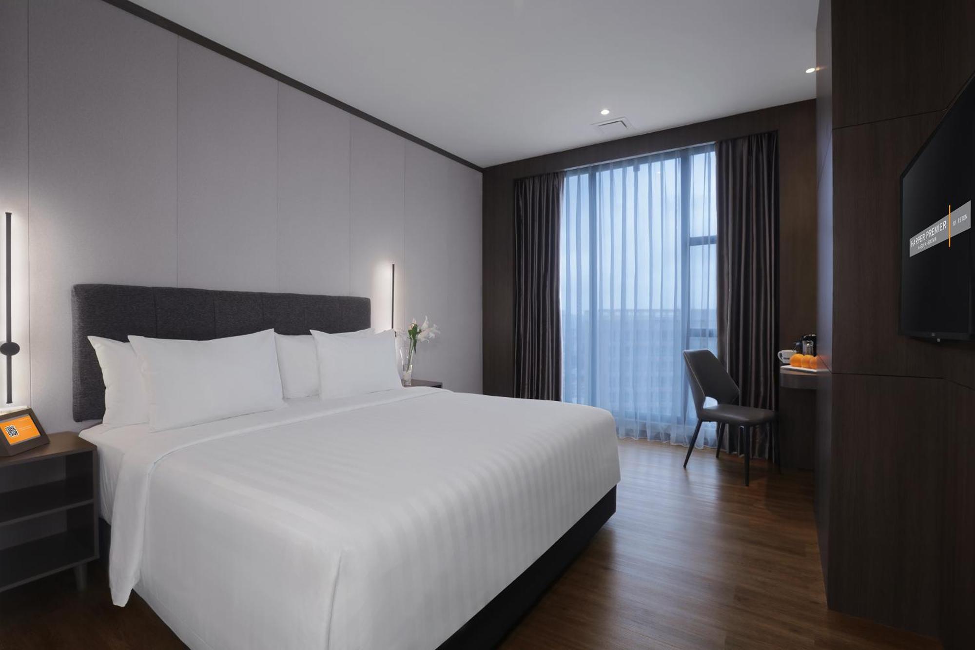 Harper Premier Nagoya Batam Hotel Exterior photo