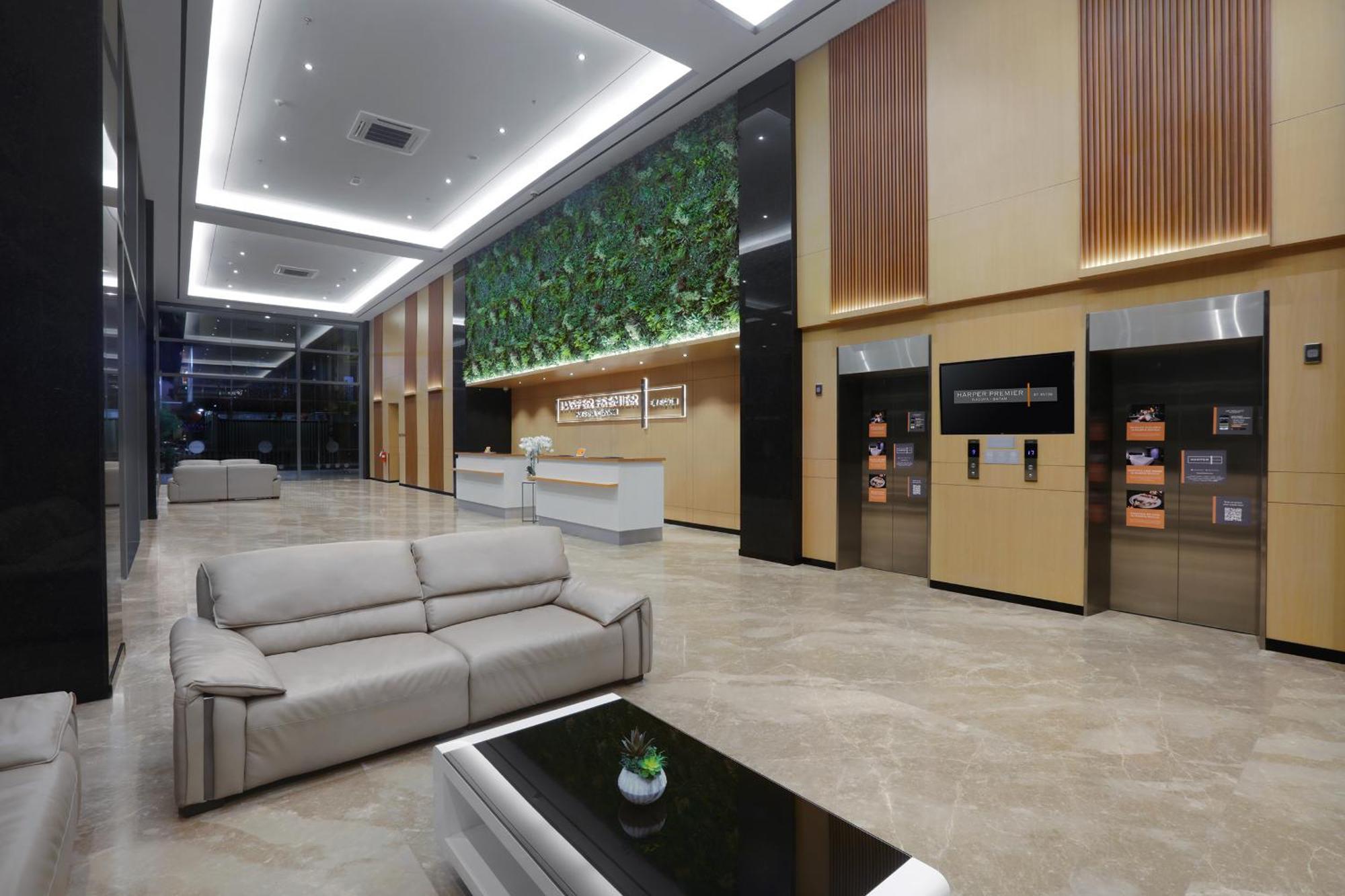 Harper Premier Nagoya Batam Hotel Exterior photo