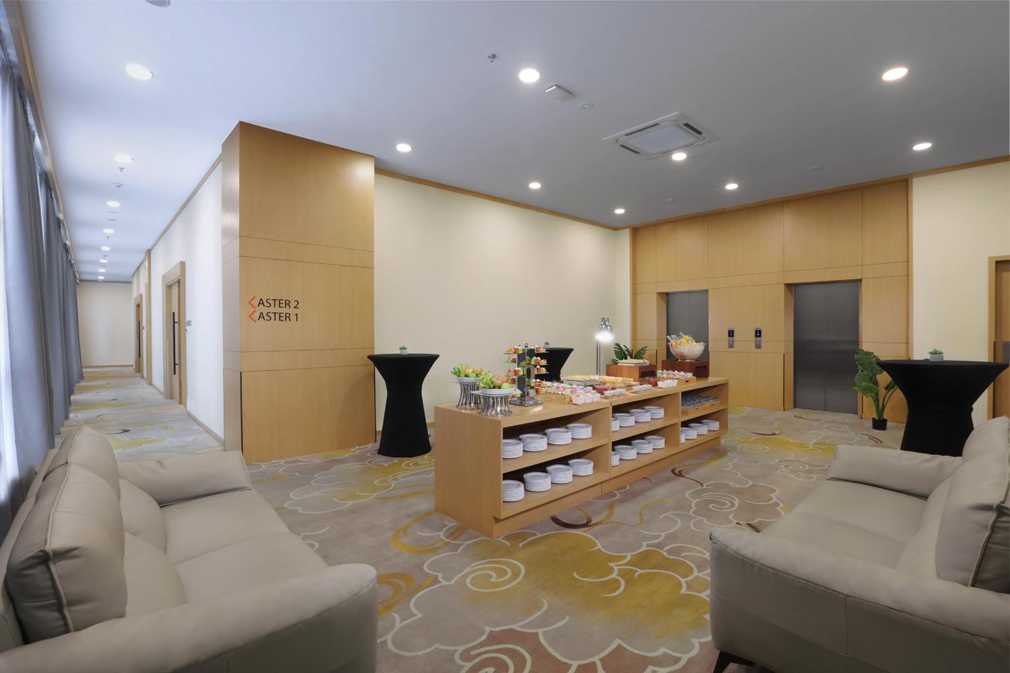 Harper Premier Nagoya Batam Hotel Exterior photo